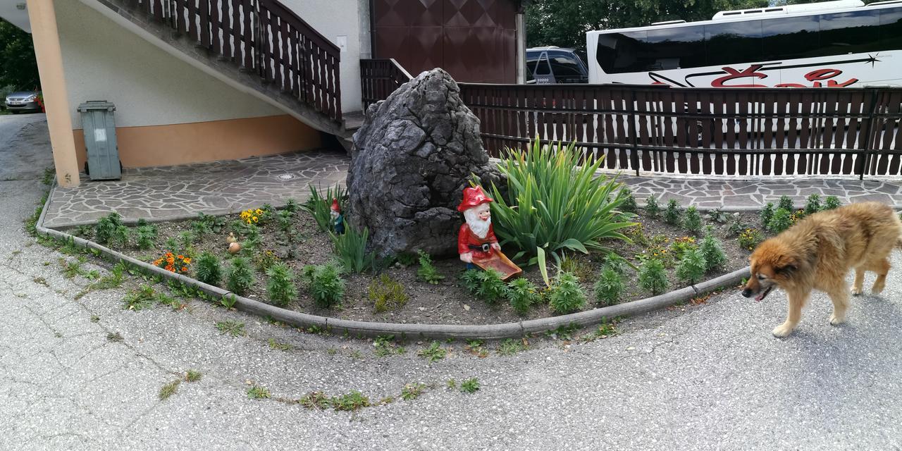 Domacija Za Robom Daire Cerkno Dış mekan fotoğraf